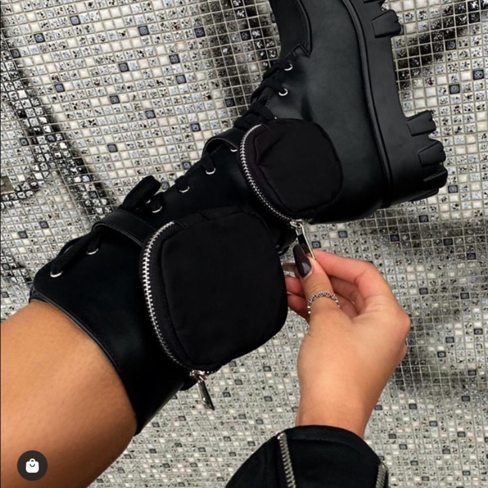 Combat boots